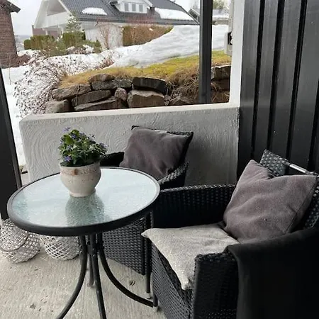 Koselig Kjellerleilighet Apartment