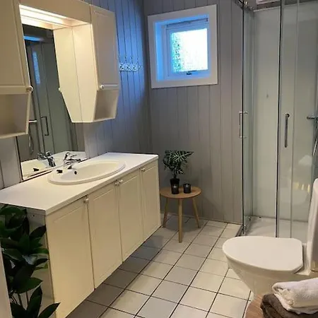 Koselig Kjellerleilighet Apartment *