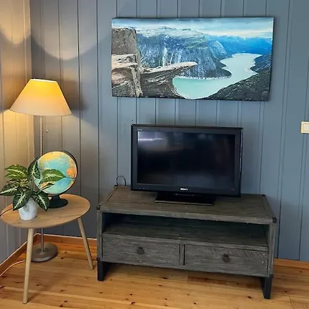 Koselig Kjellerleilighet Apartment
